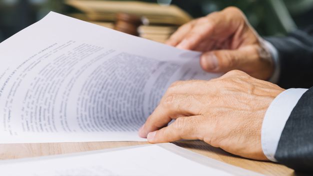 Os cr�ditos referentes a contrato de venda com reserva de dom�nio n�o est�o sujeitos aos efeitos da recupera��o judicial, independentemente de registro em cart�rio. 