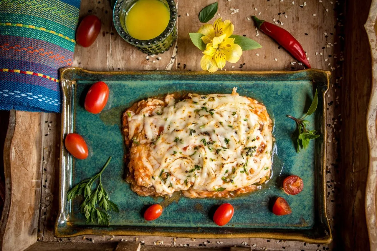 Lasanha de Abobrinha Italiana Com Molho de Tomate Fresco