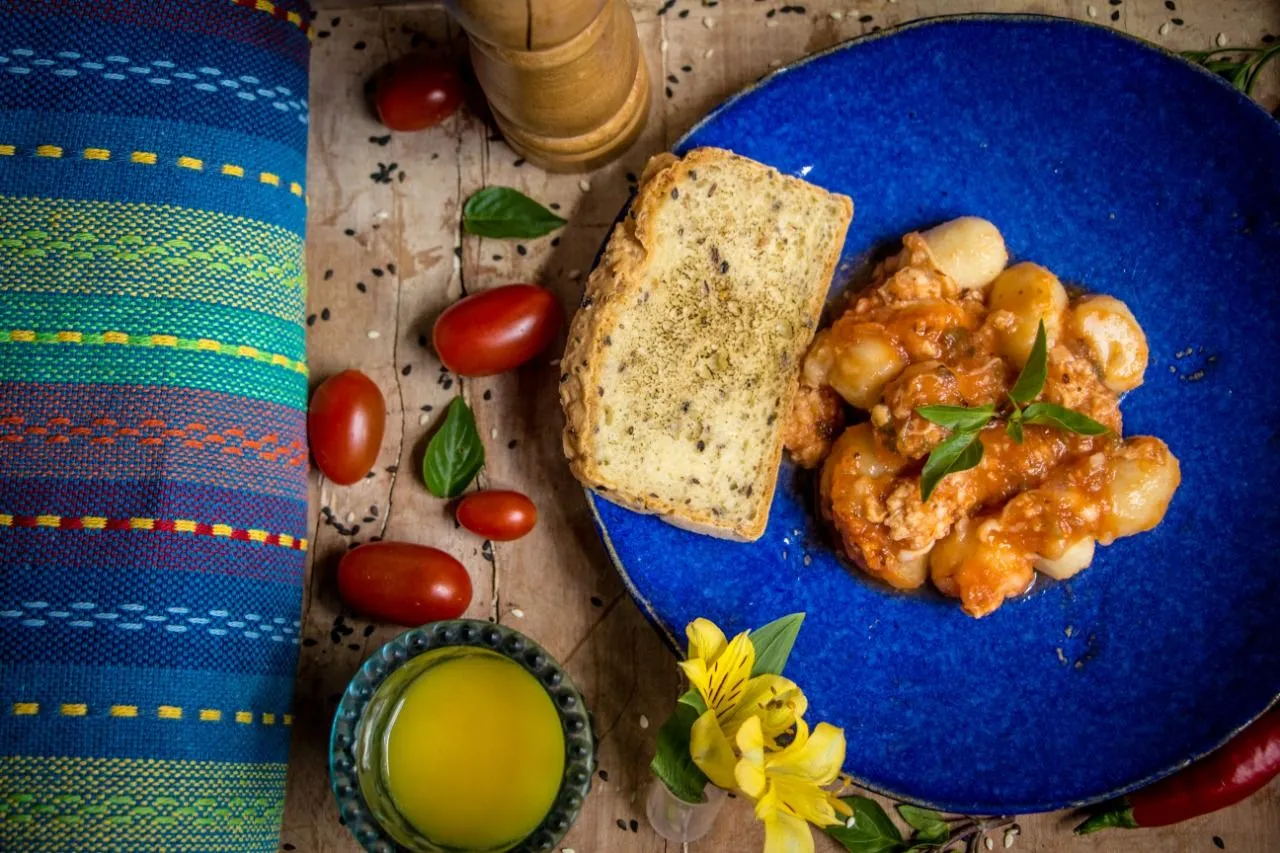 Nhoque de Batata Doce com Frango ao Molho de Tomate