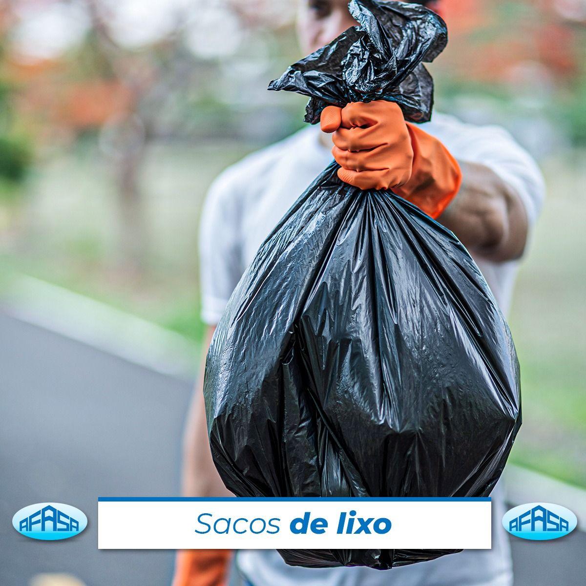 Sacos de Lixo Recuperado 🗑 Nossos sacos de lixo são projetados com qualidade superior e resistência, garantindo a contenção adequada dos resíduos. Eles são fabricados com materiais duráveis e resistentes, capazes de suportar cargas pesadas e evitando vazamentos ou ru
