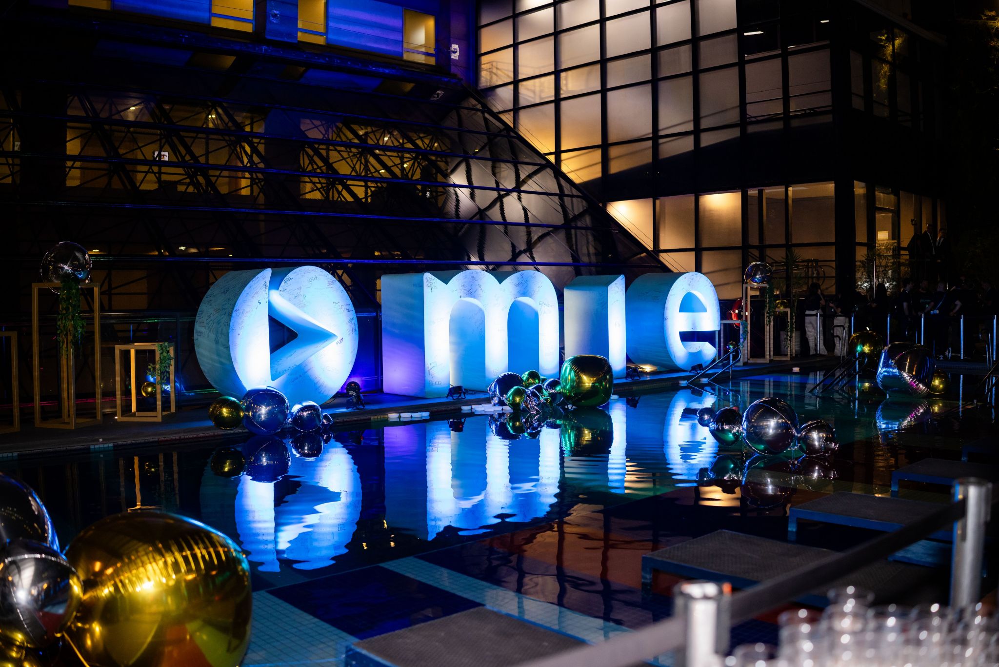 Como a Cenografia Impacta Eventos Corporativos (e por que isso afeta diretamente seus resultados)