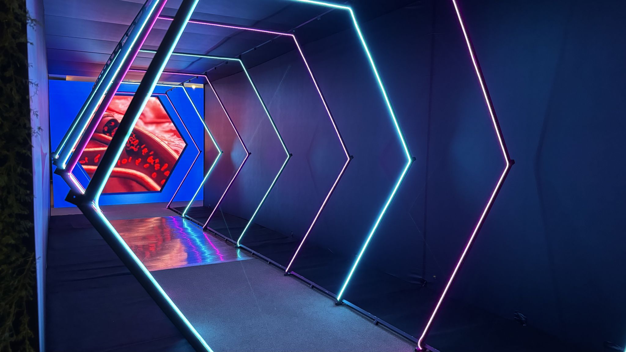 Cenografia para lançamento de produto: como criar um evento que ninguém vai esquecer