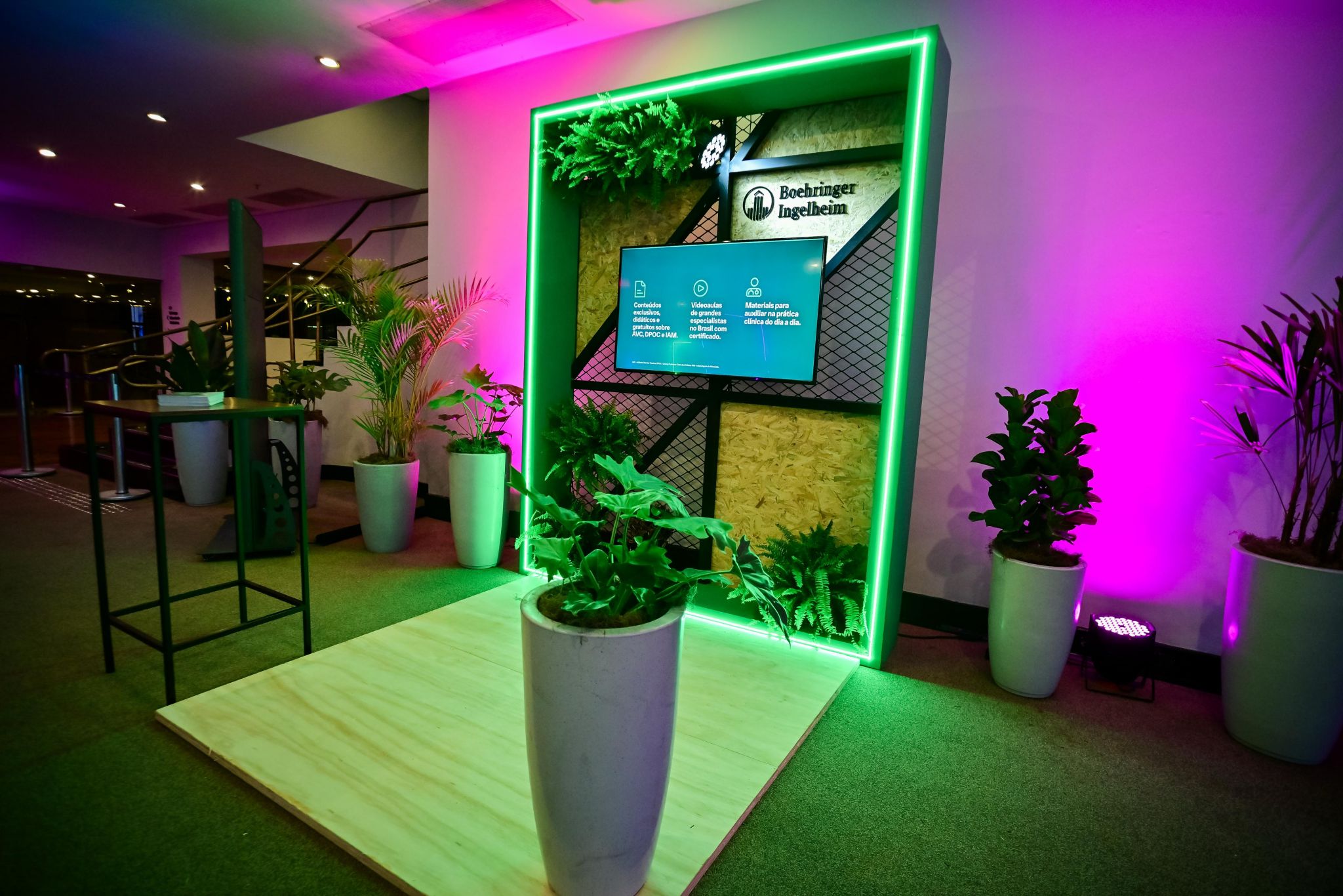 Tendências em cenografia para eventos em 2025 e 2026: o que está mudando e como se preparar